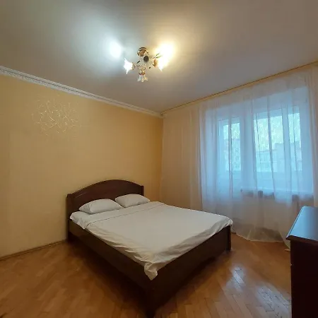 Однокімнатна Біля Автостанції, Вулиця Зацепи Apartment Lutsk Exterior photo