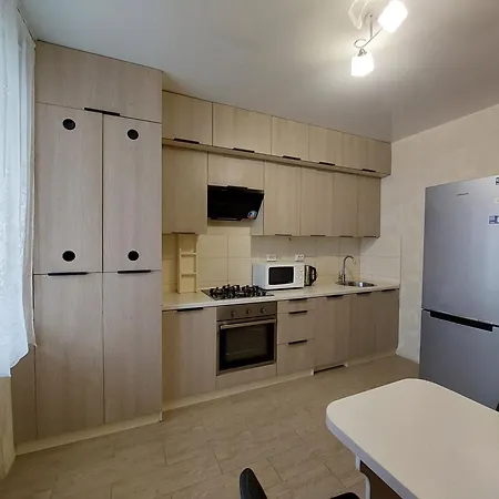 Однокімнатна Біля Автостанції, Вулиця Зацепи Apartment Lutsk Exterior photo