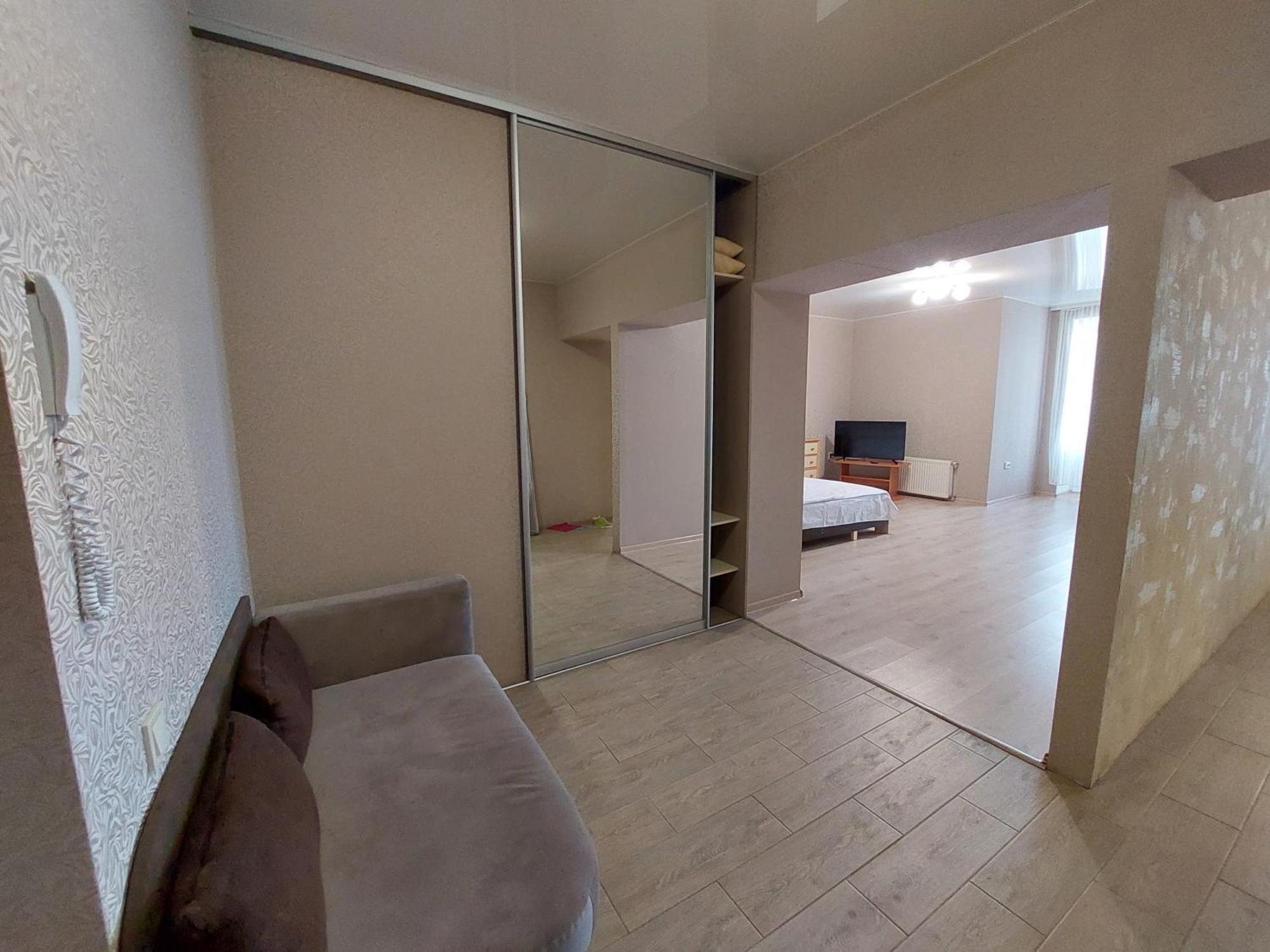 однокімнатна біля автостанції, вулиця зацепи Apartment